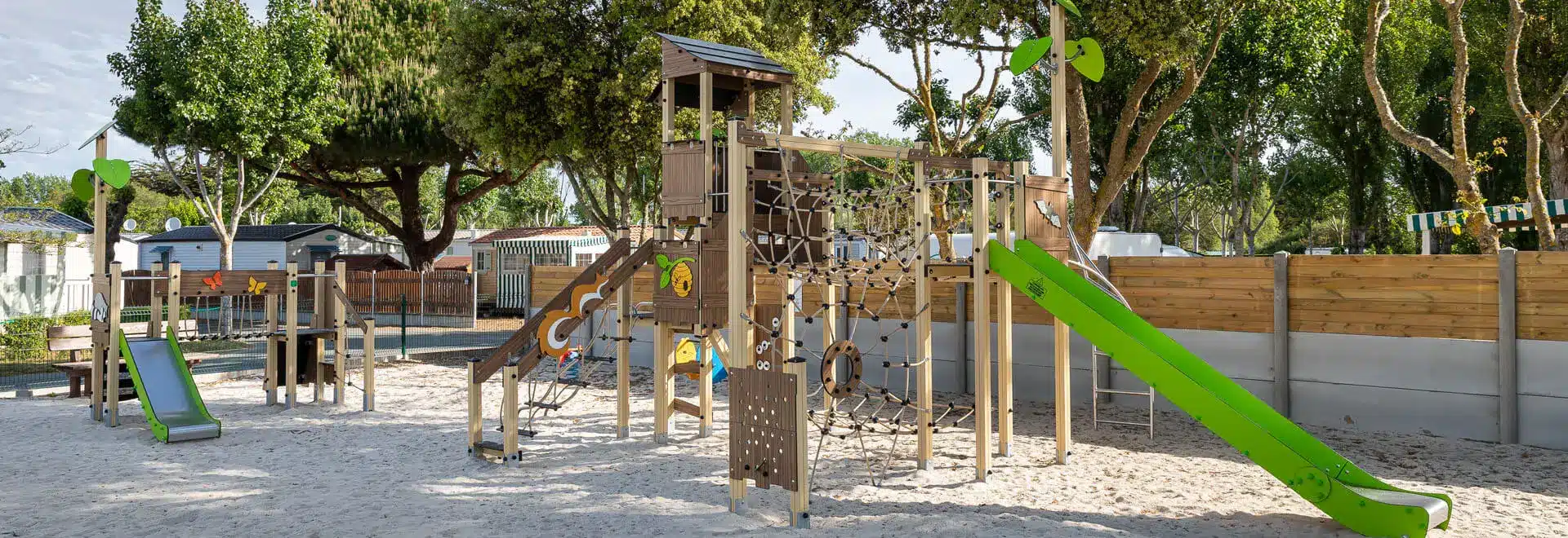 Aire de jeux pour enfants en plein air